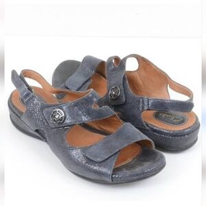 Clarks Artisan leather sandals size 7M